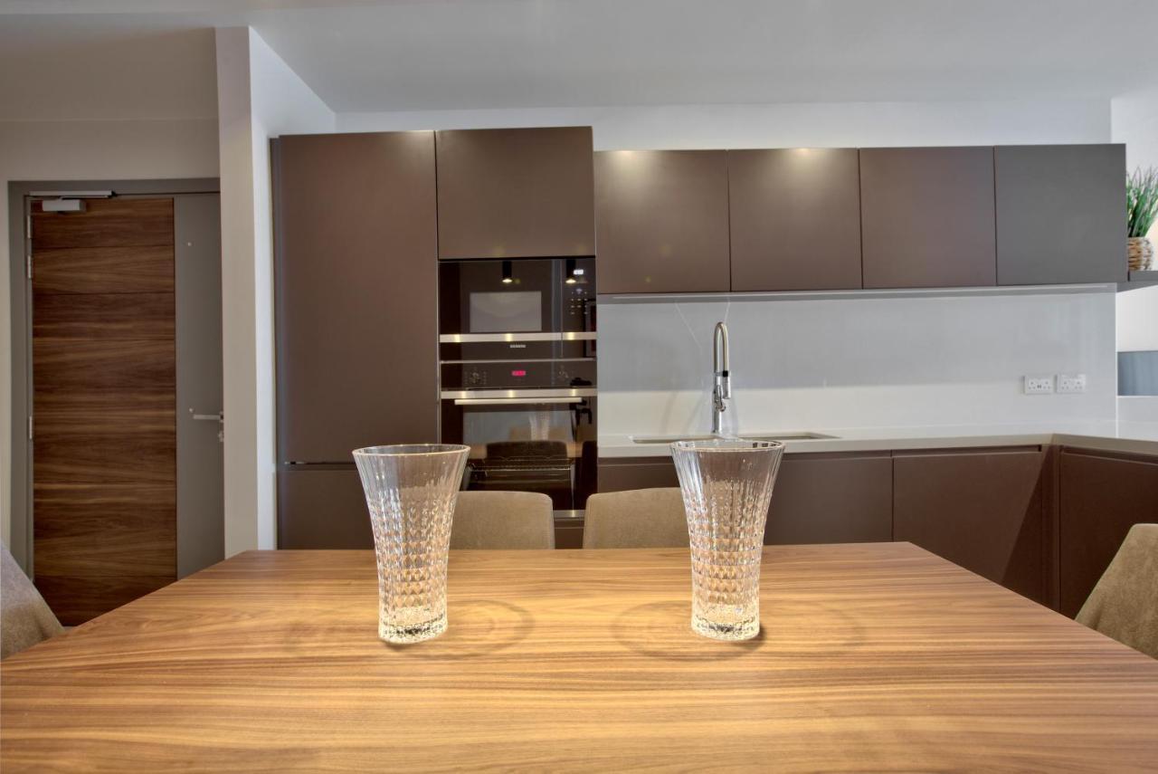Sea Front Spacious Valletta Views Apartments Sliema Bagian luar foto
