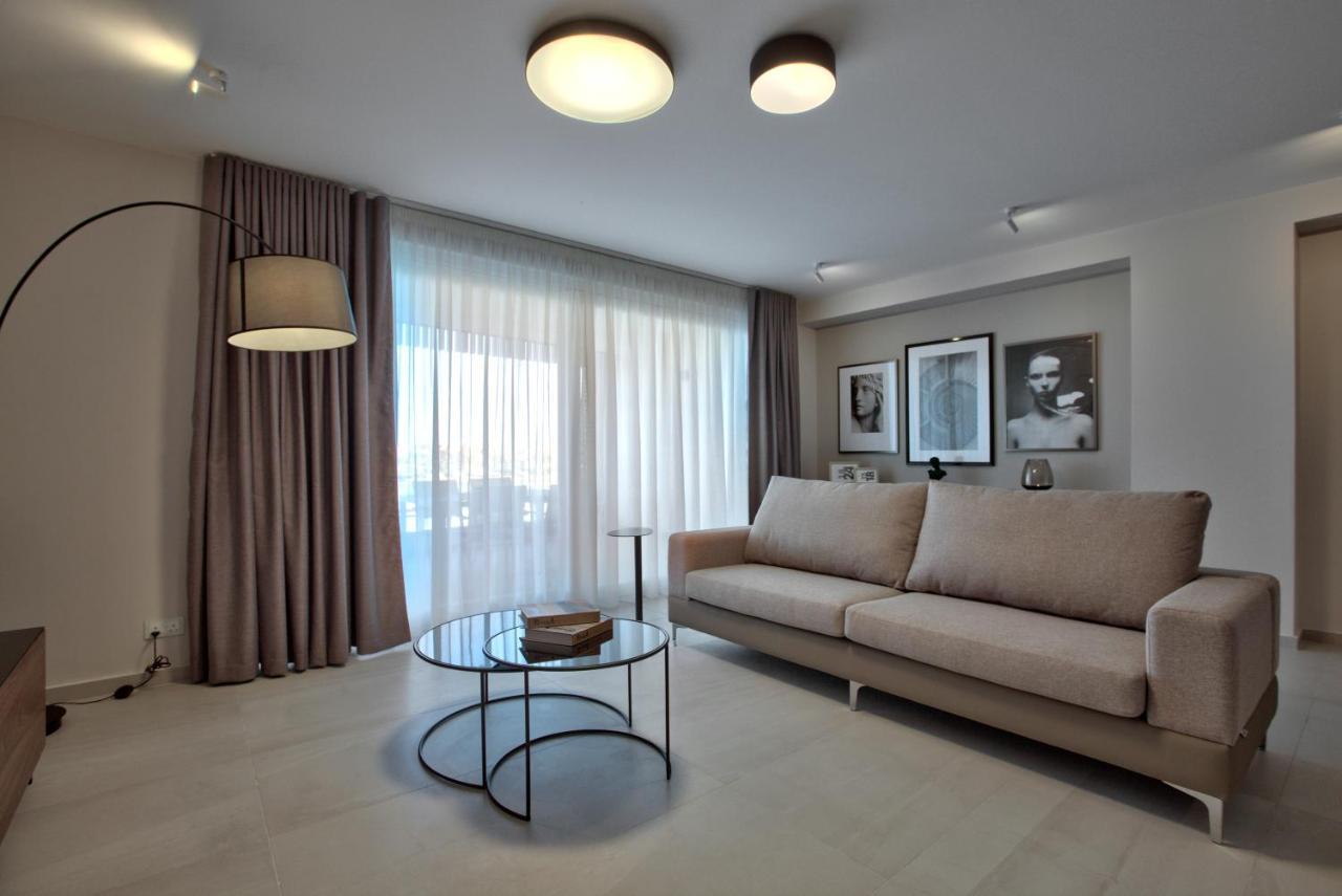 Sea Front Spacious Valletta Views Apartments Sliema Bagian luar foto