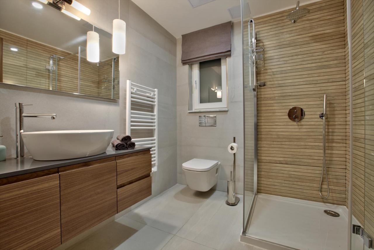 Sea Front Spacious Valletta Views Apartments Sliema Bagian luar foto