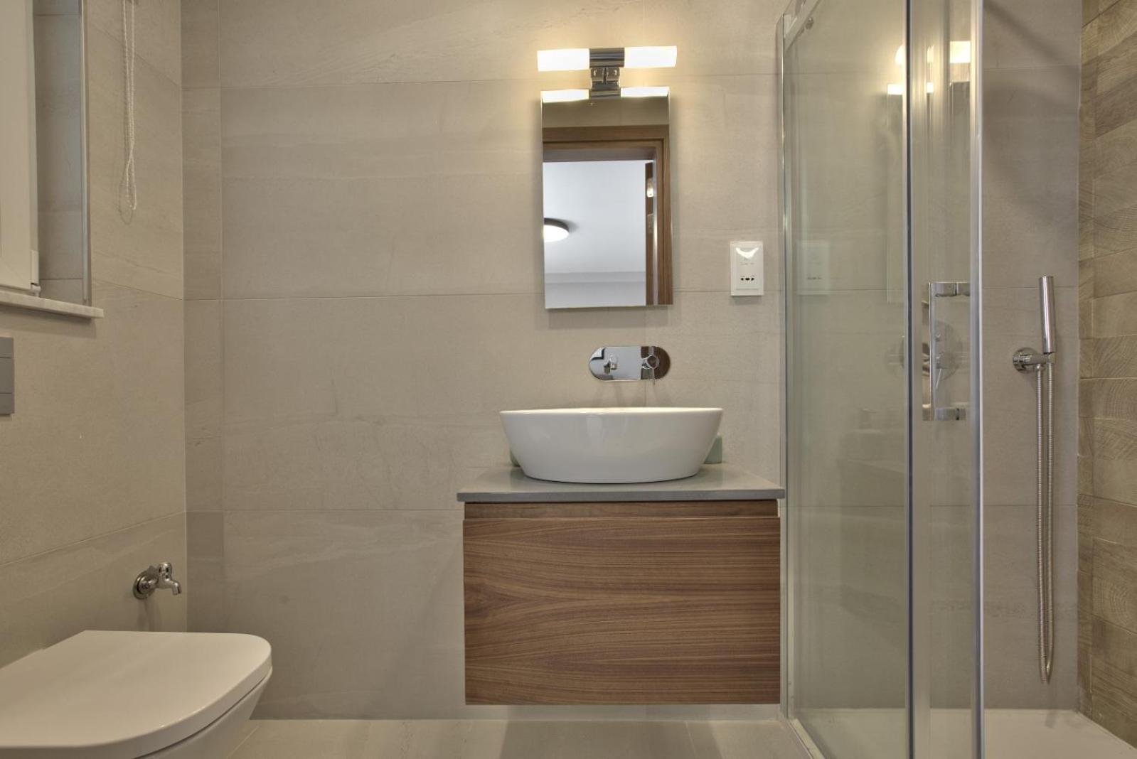 Sea Front Spacious Valletta Views Apartments Sliema Bagian luar foto